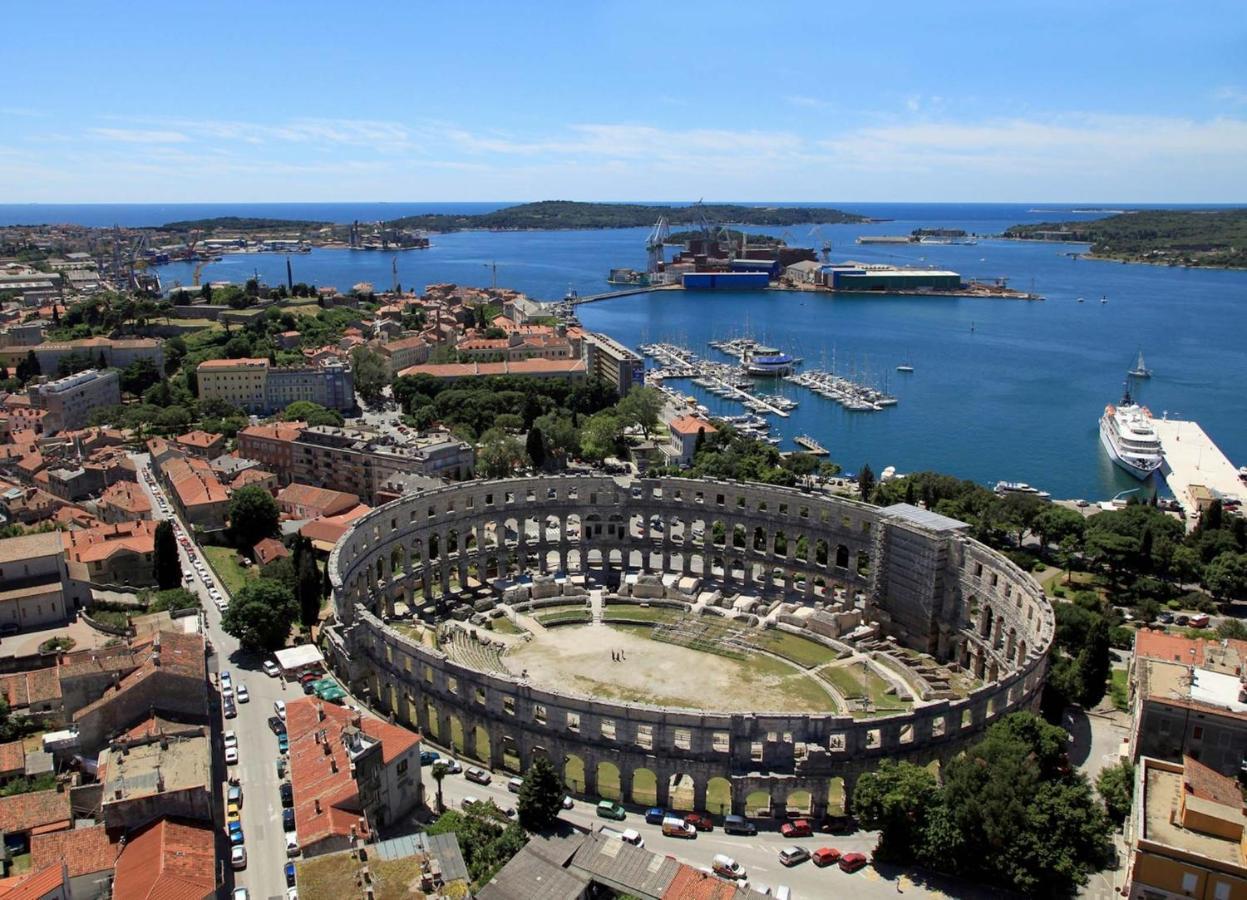 Apartments With A Parking Space Pula - 16053 Esterno foto